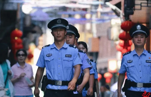 警徽闪耀 护航盛夏——湘西公安纵深推进夏季治安打击整治行动侧记